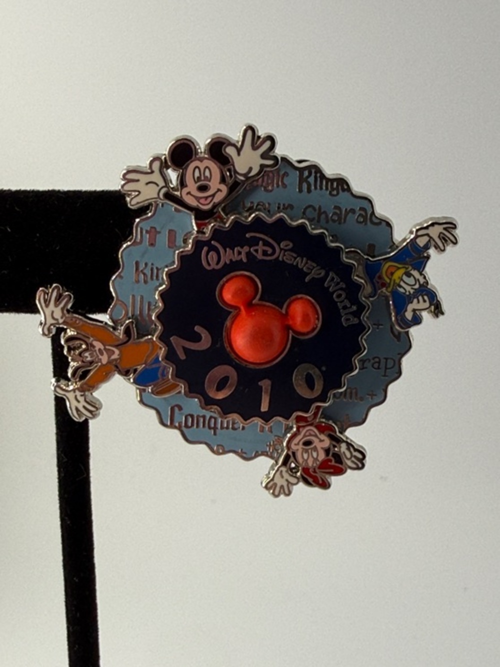 Walt Disney World 2010 Mickey Collectible Pin - Red & Blue